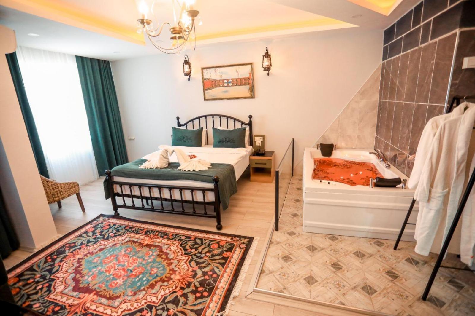Hasuni Tas Hotel ดิยาร์บาคีร์ ภายนอก รูปภาพ